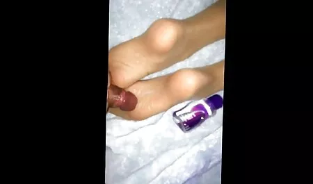 Nudo videos swinger español de vulgar mostrando piernas delgadas, medias o pantimedias