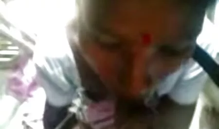 Tetas acariciando con los dedos y usando una máquina video gratis swinger de sexo