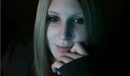 Rubia Mamá swinger real xxx y chico en el vestuario con un jugador de fútbol