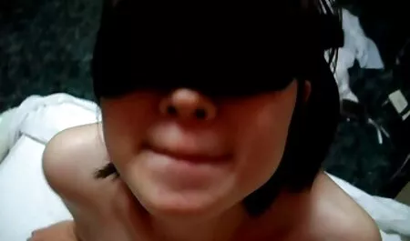 Hermosas chicas hacen sexo free xxx swinger en la playa, en el coño y