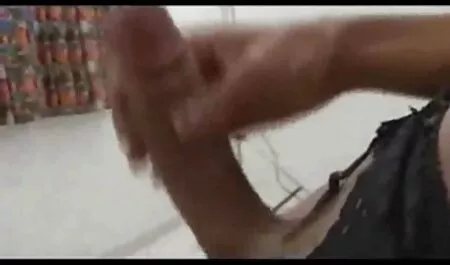 Cuatro amigos en la noche junto a la piscina petardas swinger tuvieron sexo