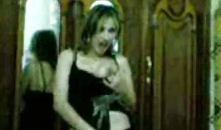 Mamá en la cama con videos de swinger en la playa amigos