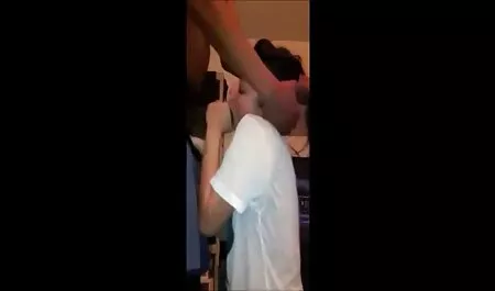 Vestido de hombre, naranja híbrido en la xxx swinger latino oficina